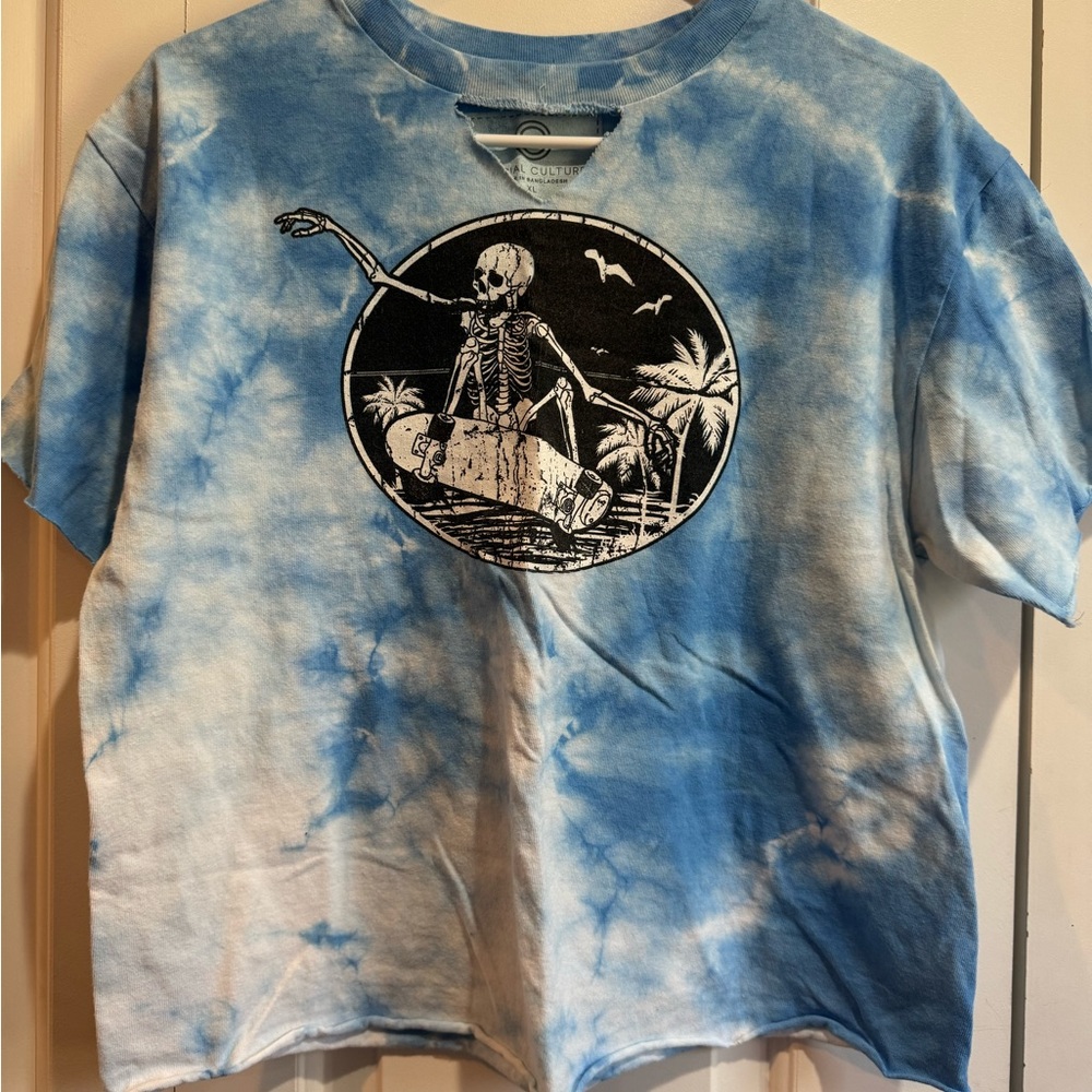 cropped graphic tee
